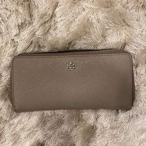 Tory Burch wallet